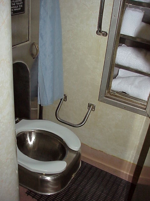 INDIAN PACIFIC AMENITIES.JPG 132.5K