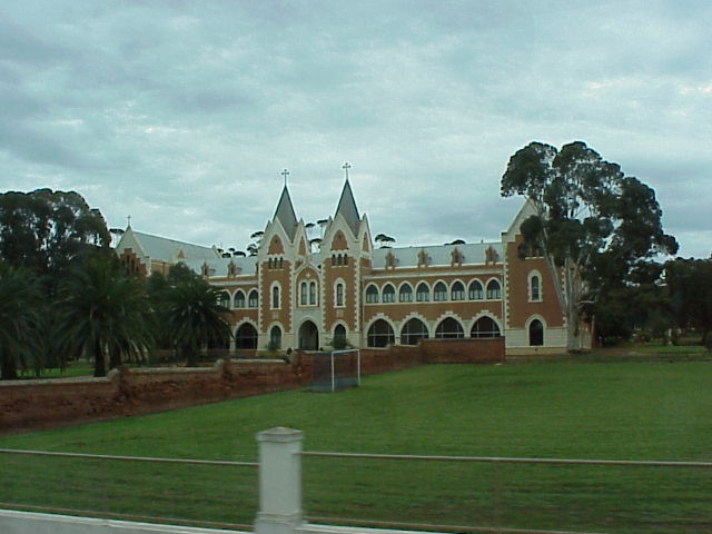 NEW NORCIA SCHOOL.JPG 49.9K